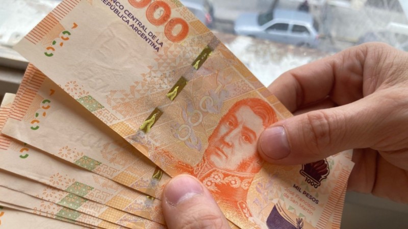 El Gobierno Nacional decretó un aumento del 15% del salario mínimo que se pagará en 4 cuotas